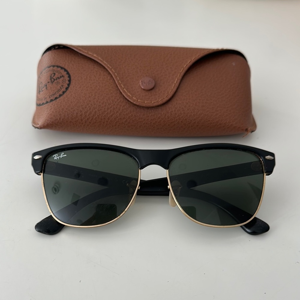 Unisex Ray-Ban Black and Gold Sunglasses with Case